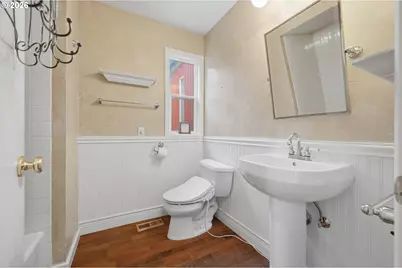 9814 SW Quail Post Rd, Portland, OR 97219 - Photo 10
