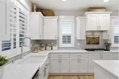 8710 N Juniper St, Camas, WA 98607 - Photo 12