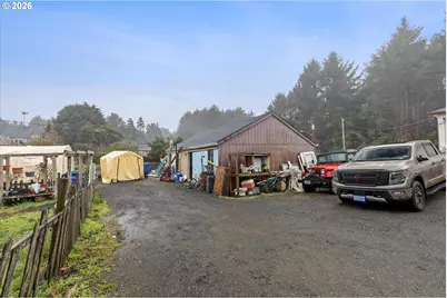1035 SW 15th St, Lincoln City, OR 97367 - Photo 10