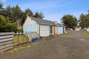 1035 SW 15th St, Lincoln City, OR 97367 - Photo 44