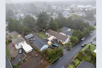 1035 SW 15th St, Lincoln City, OR 97367 - Photo 1