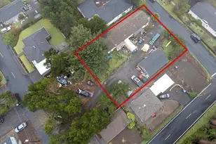 1035 SW 15th St, Lincoln City, OR 97367 - Photo 2