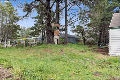 1035 SW 15th St, Lincoln City, OR 97367 - Photo 46