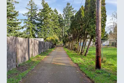 14601 SE River Rd, Milwaukie, OR 97267 - Photo 12