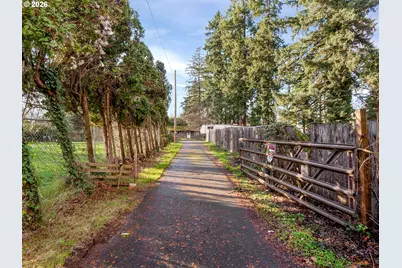14601 SE River Rd, Milwaukie, OR 97267 - Photo 2