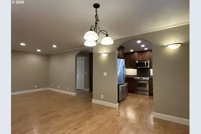 724 W Rainbow St, Roseburg, OR 97471 - Photo 8