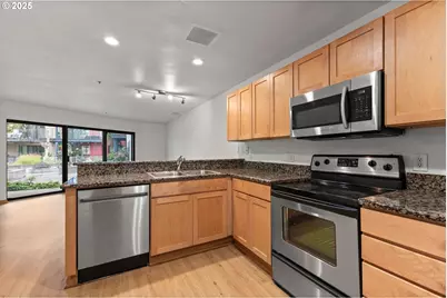 810 NW Naito Pkwy #F24, Portland, OR 97209 - Photo 6