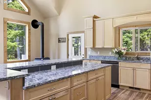 19 Lois Ln, Trout Lake, WA 98650 - Photo 8