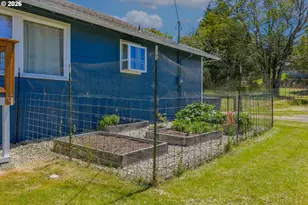 1228 Spruce St, Myrtle Point, OR 97458 - Photo 10