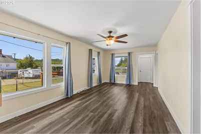 1228 Spruce St, Myrtle Point, OR 97458 - Photo 16