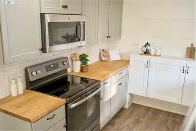 823 NE 96th Ave, Vancouver, WA 98664 - Photo 16