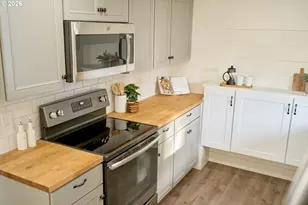 823 NE 96th Ave, Vancouver, WA 98664 - Photo 16