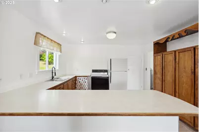 400 McCoy St, Moro, OR 97039 - Photo 22