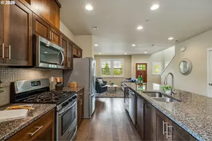 10883 SW Stockholm Dr, Wilsonville, OR 97070 - Photo 12