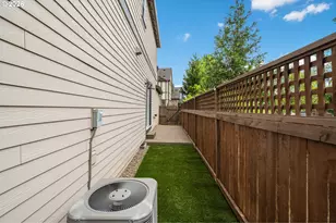 10883 SW Stockholm Dr, Wilsonville, OR 97070 - Photo 36