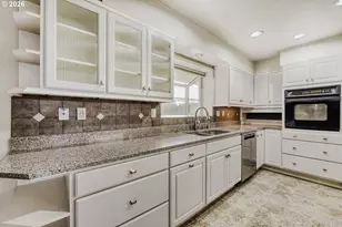 705 NE 94th Ave, Vancouver, WA 98664 - Photo 8