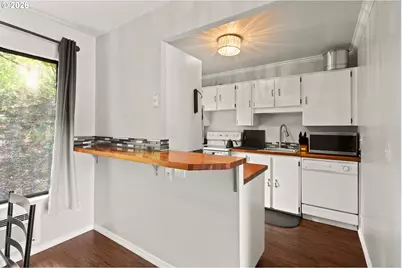 7736 SW Barnes Rd #B, Portland, OR 97225 - Photo 12