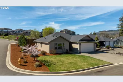 160 Braxton Ct, Roseburg, OR 97471 - Photo 1