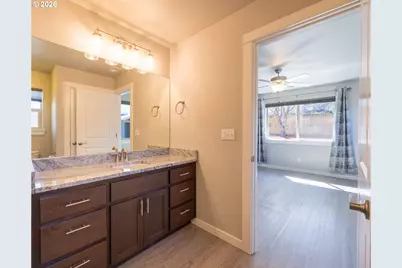 160 Braxton Ct, Roseburg, OR 97471 - Photo 12