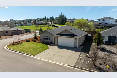 160 Braxton Ct, Roseburg, OR 97471 - Photo 22
