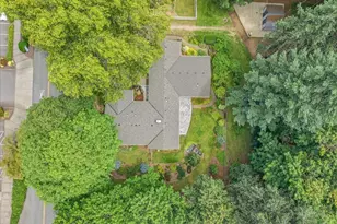 10380 SW Canterbury Ln, Portland, OR 97224 - Photo 20