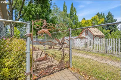 10380 SW Canterbury Ln, Portland, OR 97224 - Photo 46
