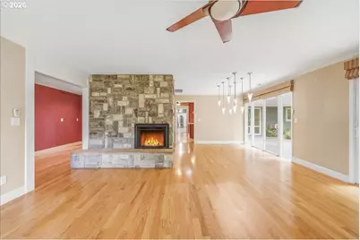 10380 SW Canterbury Ln, Portland, OR 97224 - Photo 8