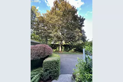 145 S Ridge Dr, Portland, OR 97219 - Photo 34