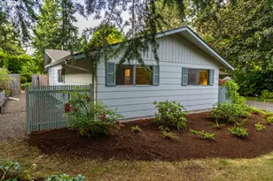 145 S Ridge Dr, Portland, OR 97219 - Photo 32
