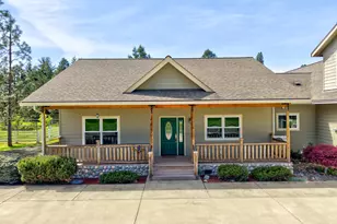 300 Mattie K Ln, Roseburg, OR 97471 - Photo 2