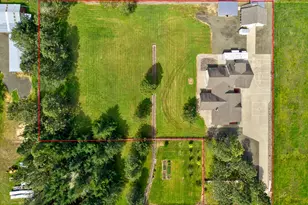 300 Mattie K Ln, Roseburg, OR 97471 - Photo 10
