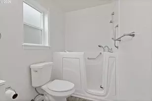 2445 NE 47th St, Lincoln City, OR 97367 - Photo 32