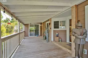 1601 Rhododendron Dr, Florence, OR 97439 - Photo 8