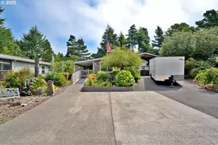 1601 Rhododendron Dr, Florence, OR 97439 - Photo 2