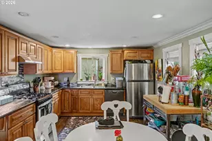 213 Mill St, Silverton, OR 97381 - Photo 10