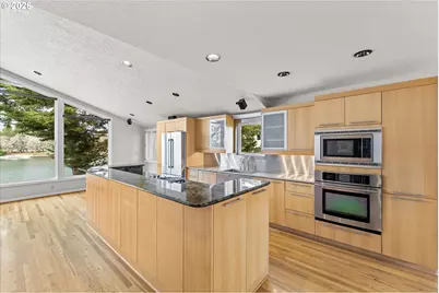 21047 NE Interlachen Ln, Fairview, OR 97024 - Photo 6