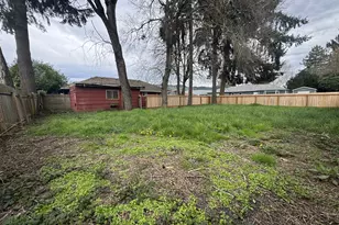 211 Sherman St, Amity, OR 97101 - Photo 6