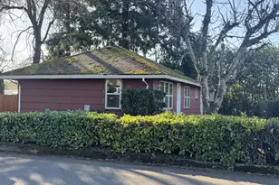 211 Sherman St, Amity, OR 97101 - Photo 4