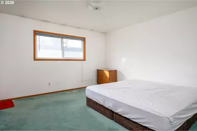 12340 NE Rose Pkwy, Portland, OR 97230 - Photo 18