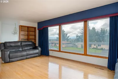 12340 NE Rose Pkwy, Portland, OR 97230 - Photo 8