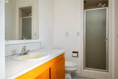 12340 NE Rose Pkwy, Portland, OR 97230 - Photo 20