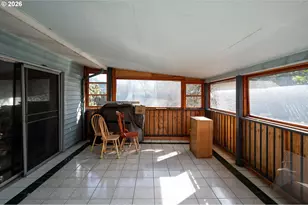 12340 NE Rose Pkwy, Portland, OR 97230 - Photo 34