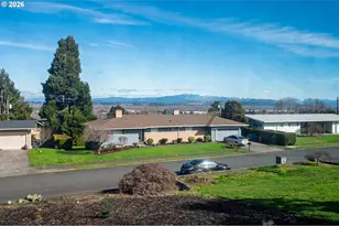 12340 NE Rose Pkwy, Portland, OR 97230 - Photo 2