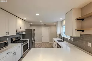 835 Wynooski St, Newberg, OR 97132 - Photo 8