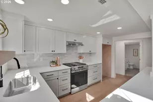 19510 SE Kay St, Milwaukie, OR 97267 - Photo 18