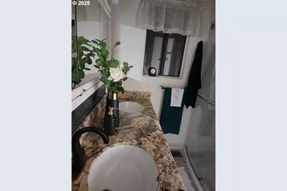 8632 NE Clackamas St, Portland, OR 97220 - Photo 12