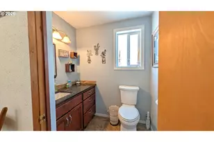 80235 E Hill Rd, Cottage Grove, OR 97424 - Photo 12
