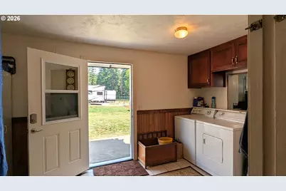 80235 E Hill Rd, Cottage Grove, OR 97424 - Photo 14