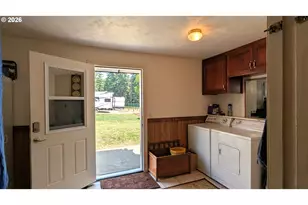 80235 E Hill Rd, Cottage Grove, OR 97424 - Photo 14