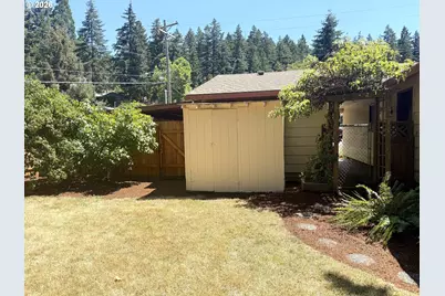 4910 Whiteaker St, Eugene, OR 97405 - Photo 32
